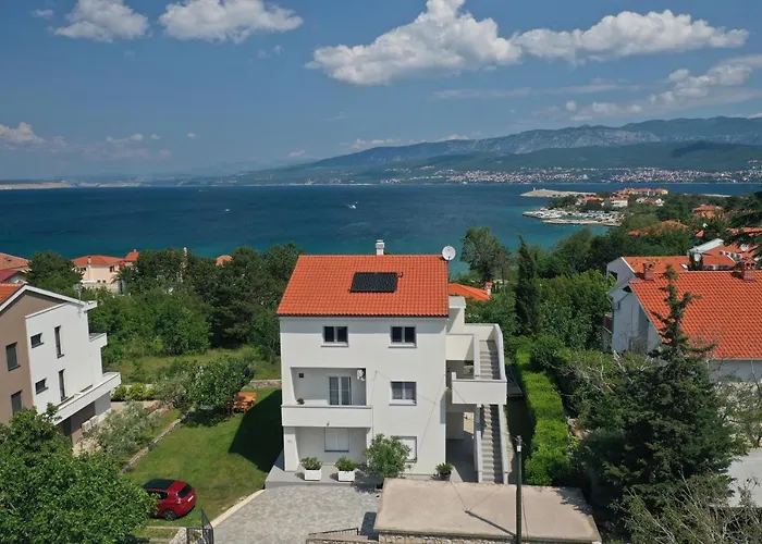 Apartment Karmen Šilo