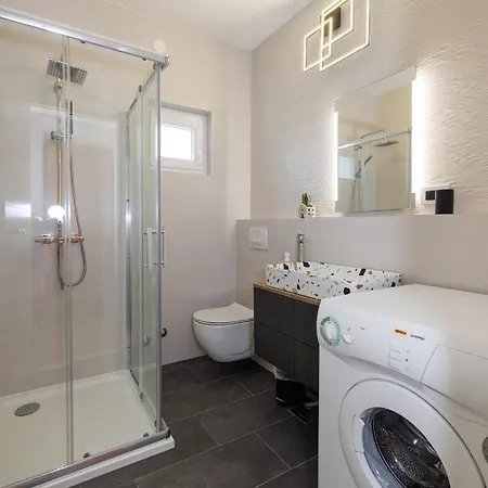 Karmen Apartment Šilo