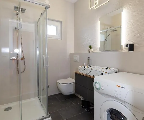 Karmen Lejlighed Šilo